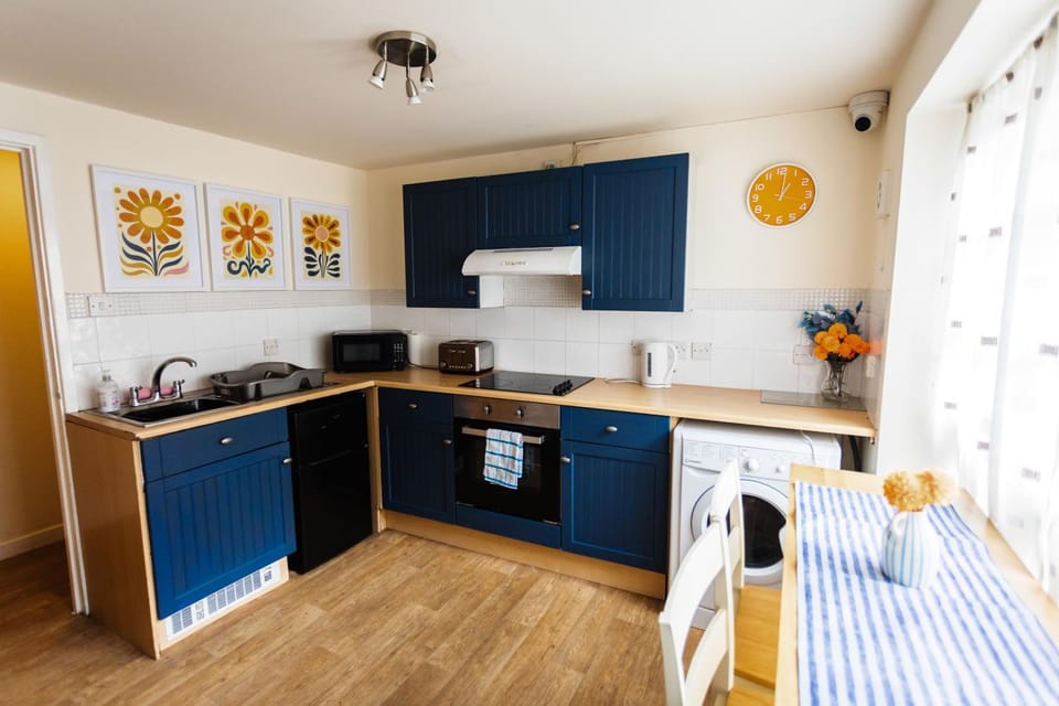 Kitchen or kitchenette, Communal kitchen