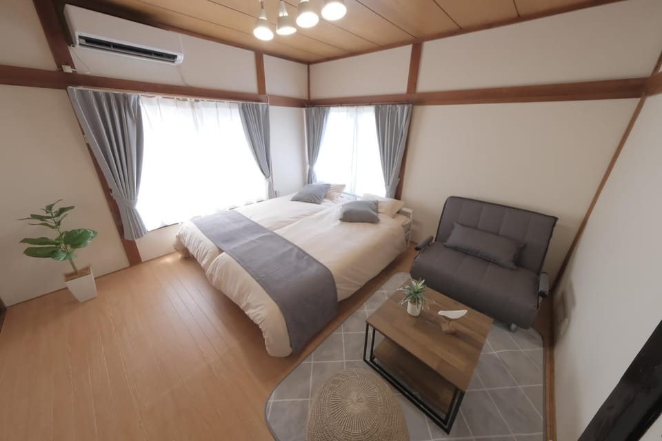 Bed, Living room, Bedroom