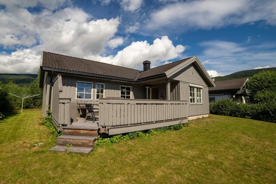 Property building, Day, Natural landscape, Garden, Garden view