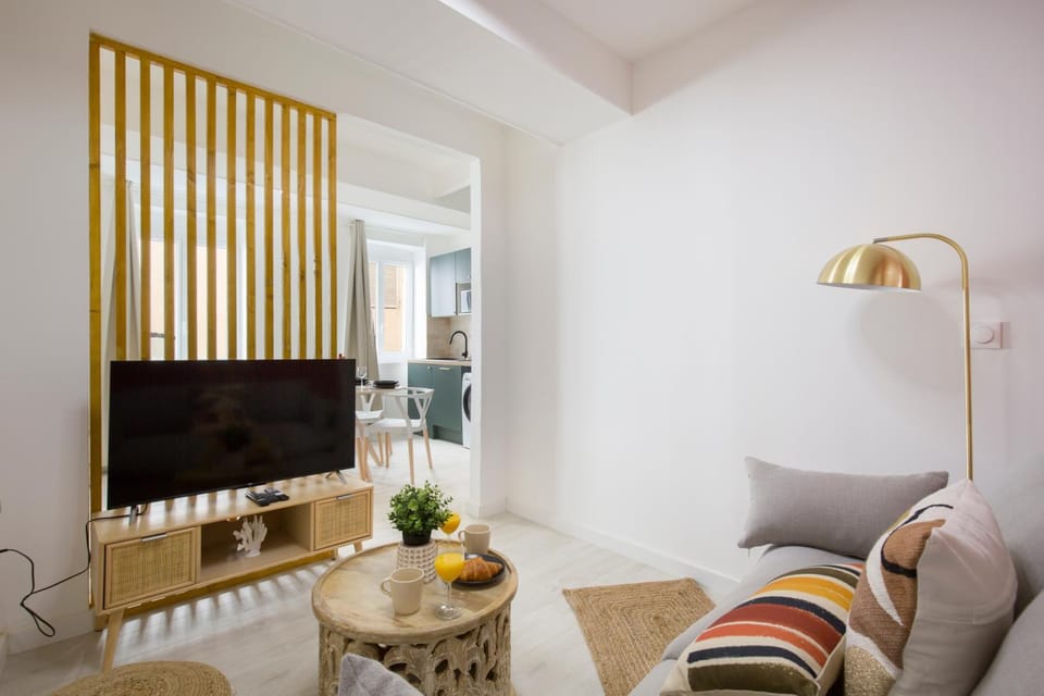 Communal lounge/ TV room, TV and multimedia, Living room