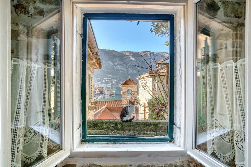 Natural landscape, View (from property/room), Landmark view, Mountain view, Sea view