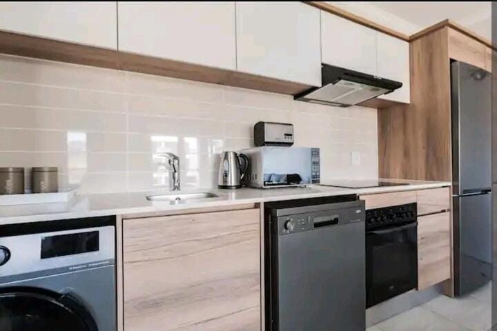 AlimamaSpaces The Chelsea's Kikuyu Apartment in Sandton