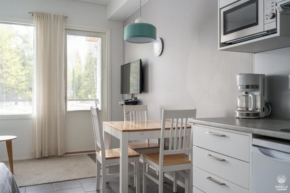 TV and multimedia, Kitchen or kitchenette, Dining area