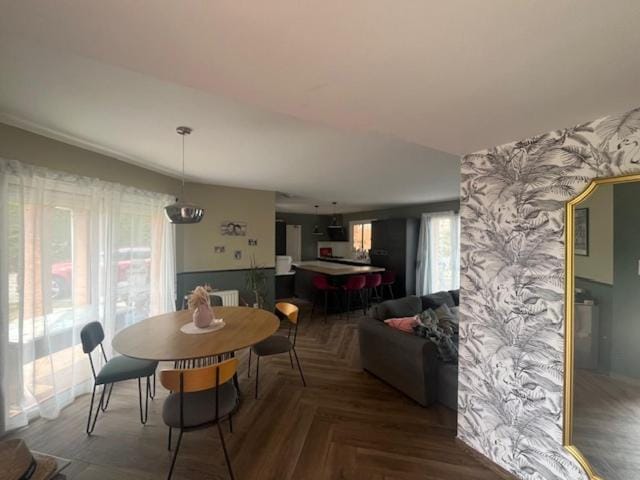 Living room, Dining area