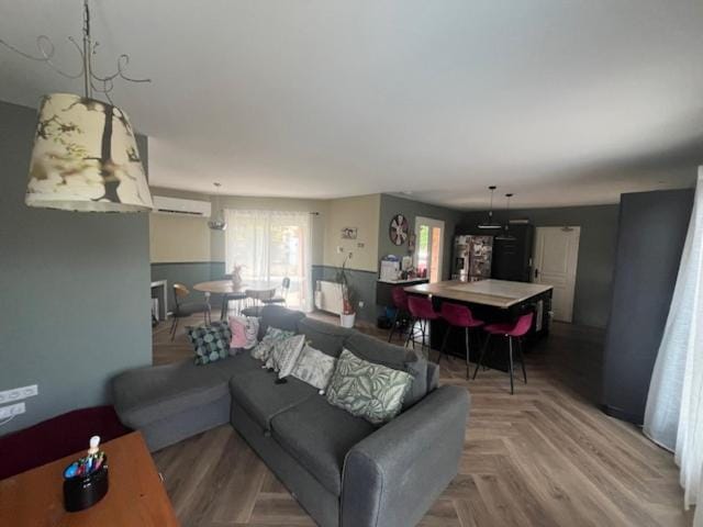 TV and multimedia, Kitchen or kitchenette, Living room, Seating area, Dining area