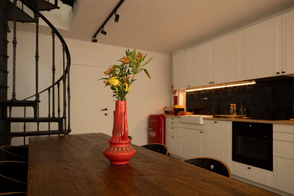 Dining area, kitchen