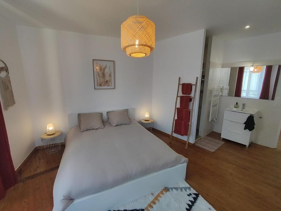 Bathroom, Bedroom