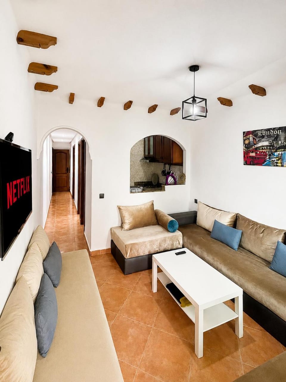 Kitchen or kitchenette, Living room