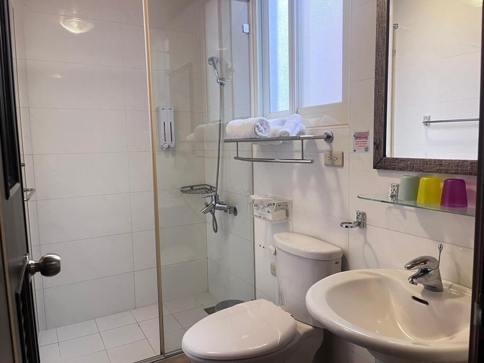 Shower, Bathroom, towels