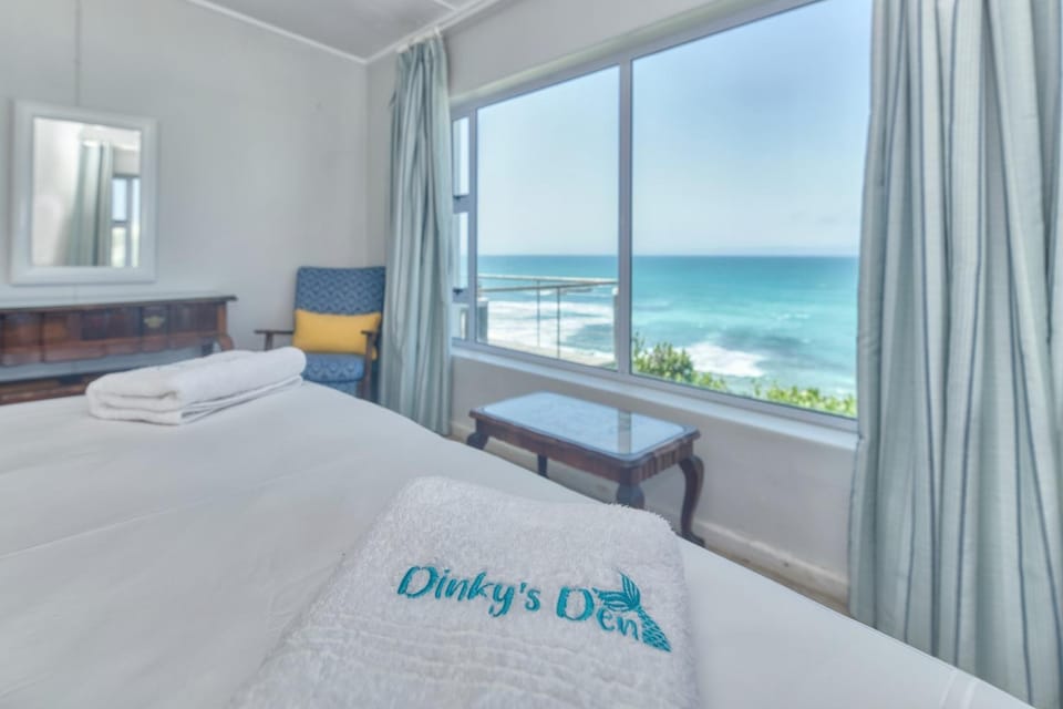 Bed, View (from property/room), Photo of the whole room, Beach, Bedroom, Sea view, towels
