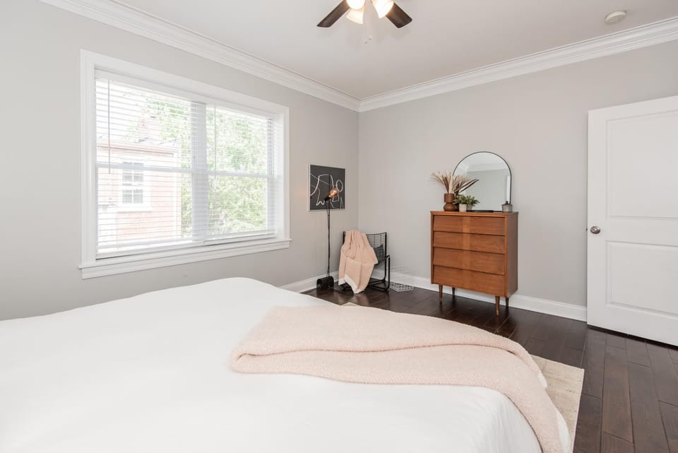 Cozy 2 King Bd Duplex - Steps to Soulard Apartment in Saint Louis