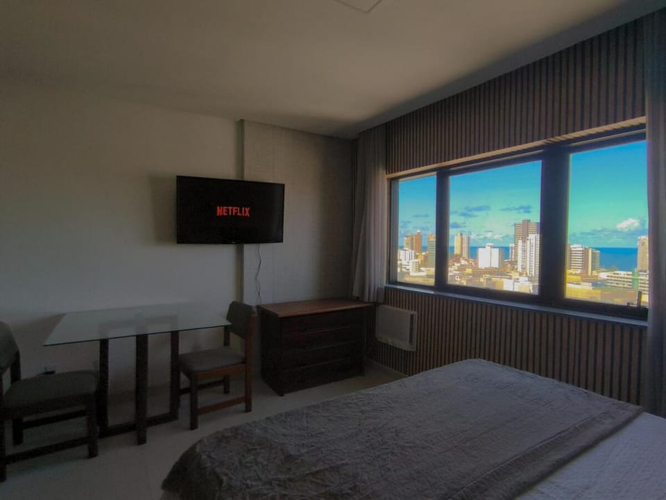 Lindo Studio Vista Mar Na Barra com cozinha, Piscina no Rooftop do EDF, Próximo ao Porto da Barra Apartment in Salvador