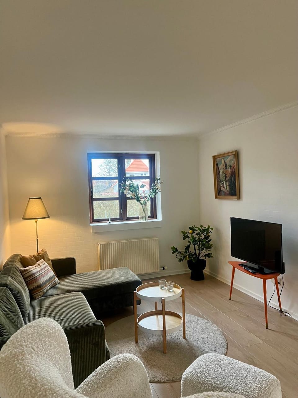 Communal lounge/ TV room, TV and multimedia, Living room, Seating area, Evening entertainment
