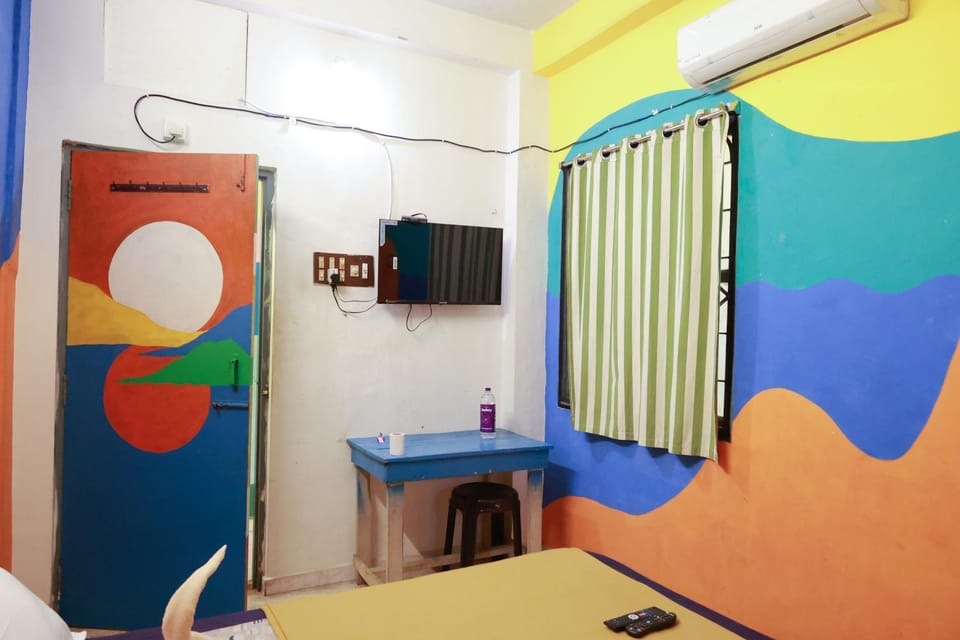 Bed, TV and multimedia, Photo of the whole room