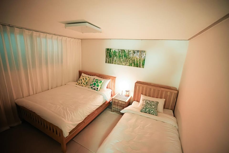 Bed, Bedroom, Family, Family