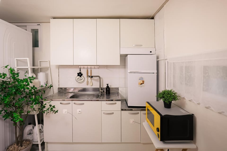 Kitchen or kitchenette, kitchen, kitchen