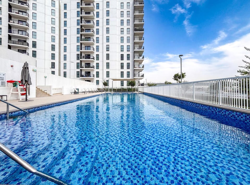 Day, Swimming pool, Swimming pool, sunbed
