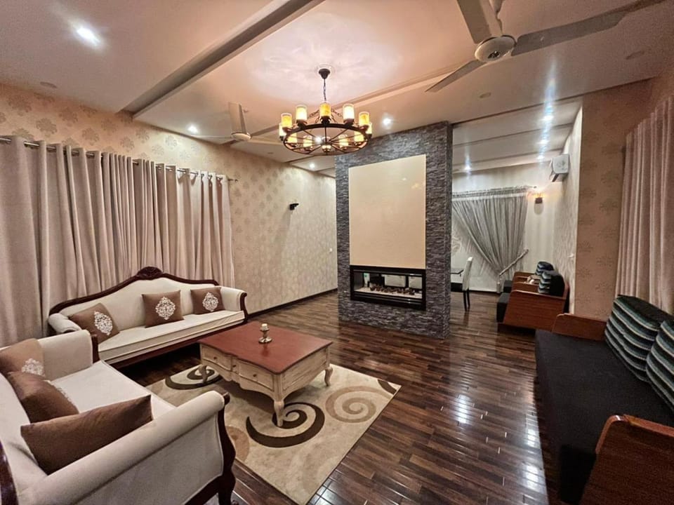 Living room, Seating area