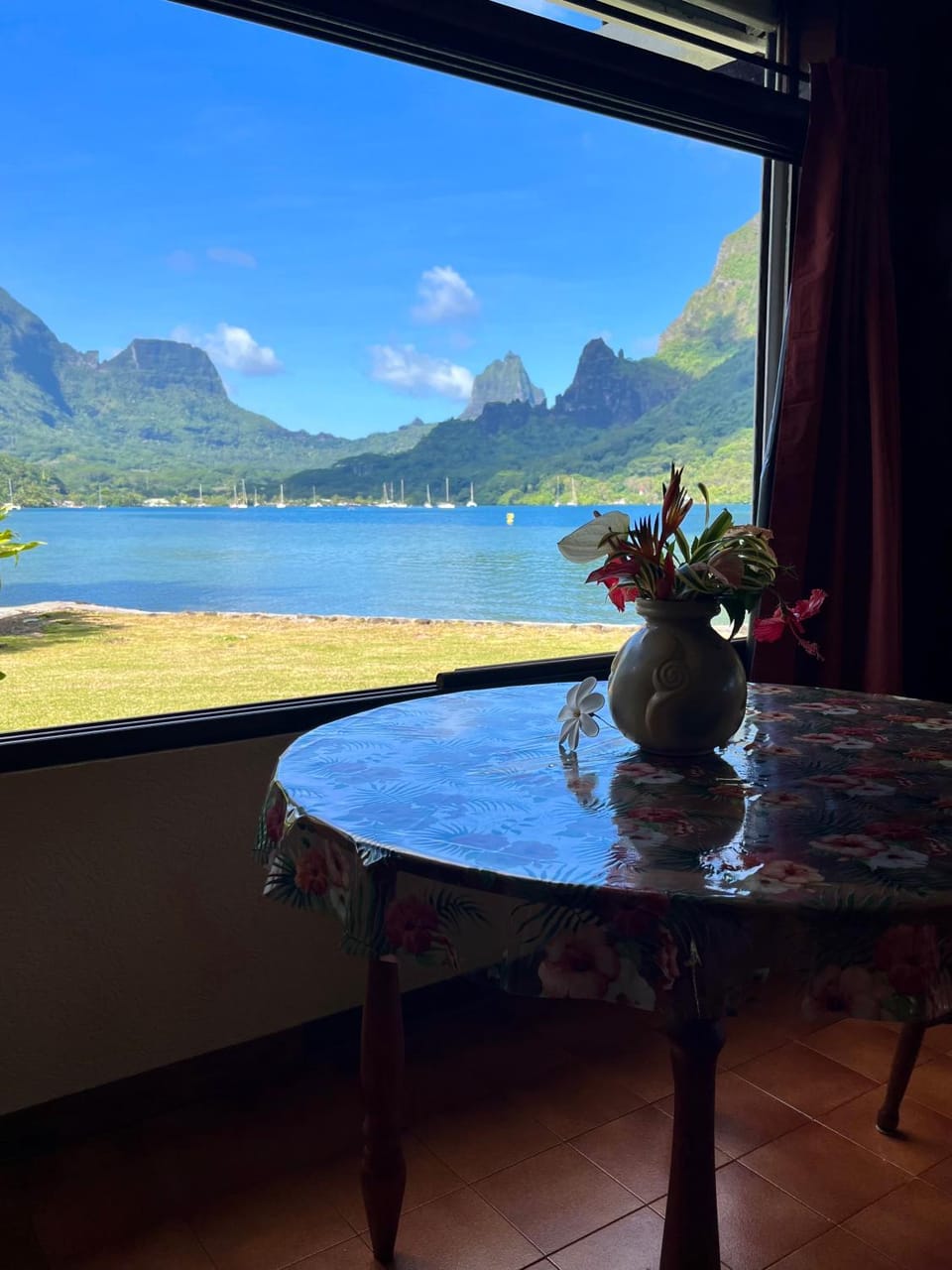 Natural landscape, View (from property/room), Living room, Sea view