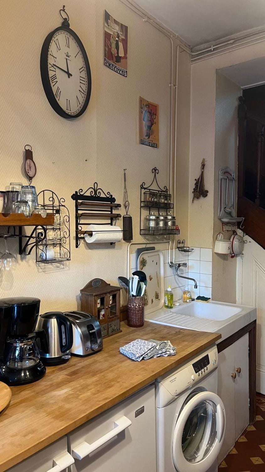 Coffee/tea facilities, Kitchen or kitchenette, toaster, washing machine