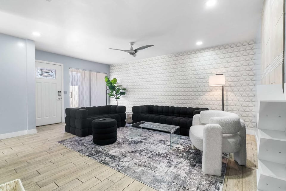 Tempe Room Private Bath Walk to ASU & Mill Apartment in Tempe