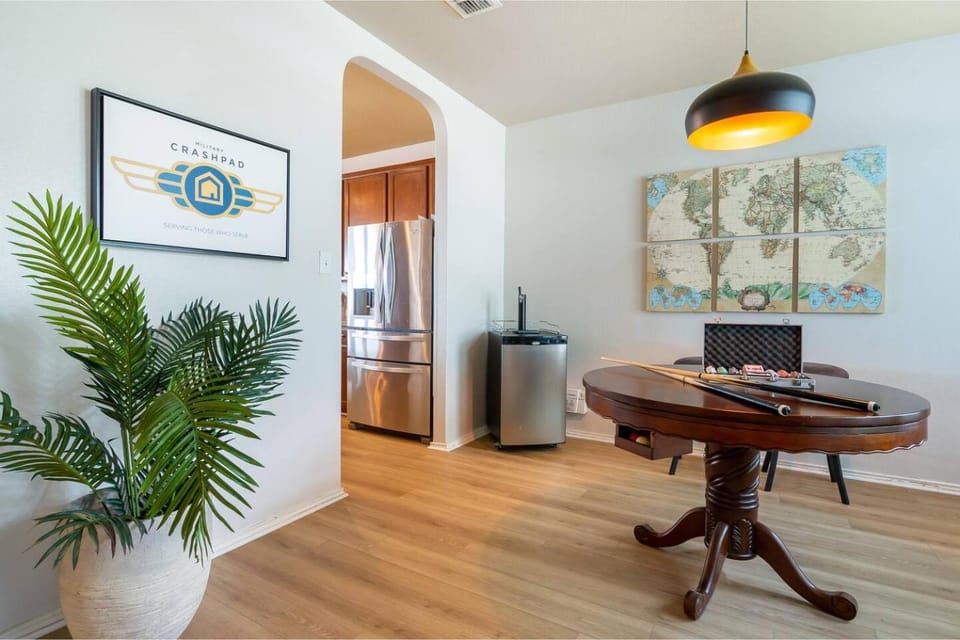 May 25' Reno ~Poker-Pool-Ping Pong-Shuffleboard House in Schertz