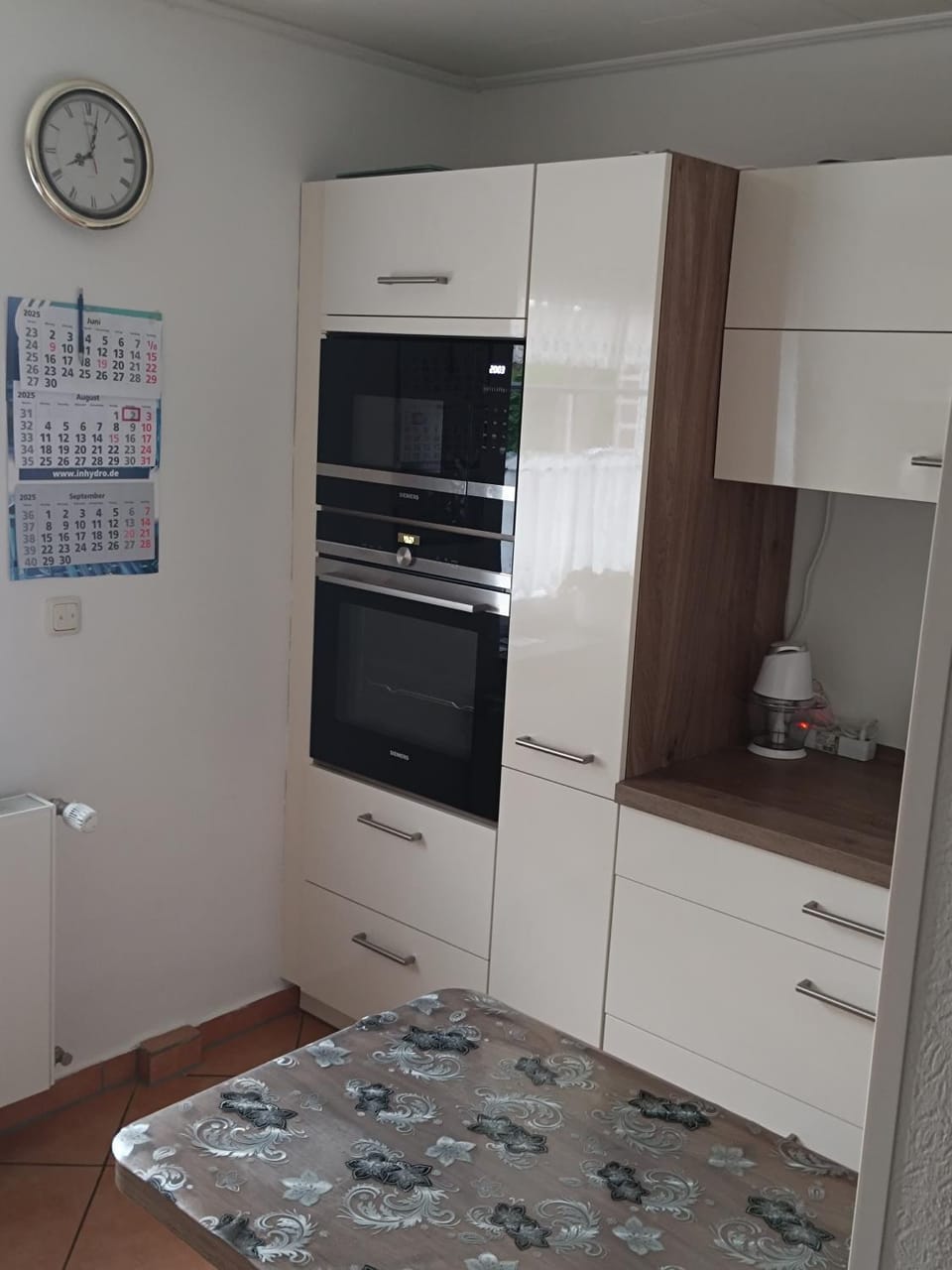 Kitchen or kitchenette, oven