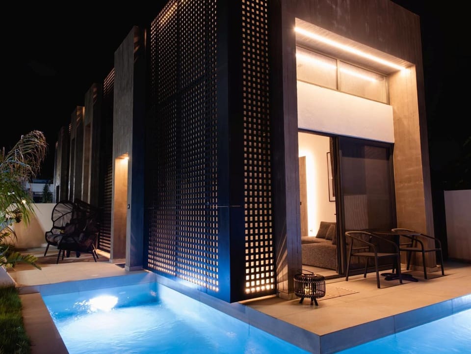 Night, Pool view
