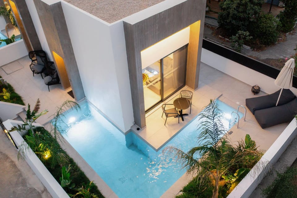 Garden, Balcony/Terrace, Swimming pool, sunbed