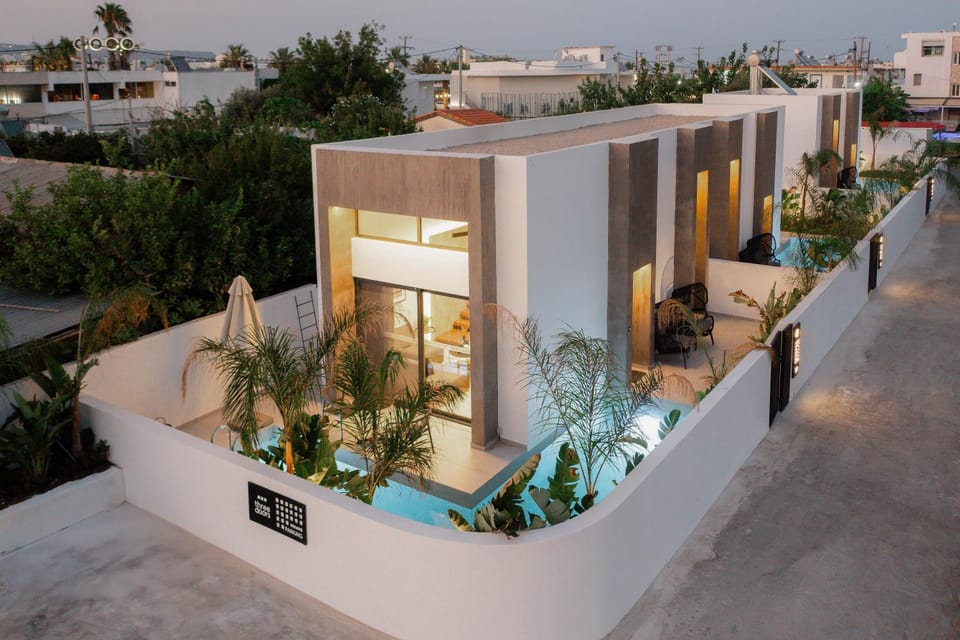 Property building, Balcony/Terrace, City view