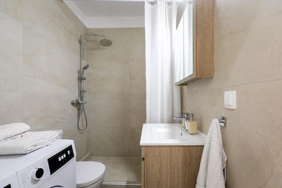 Shower, Bathroom, washing machine