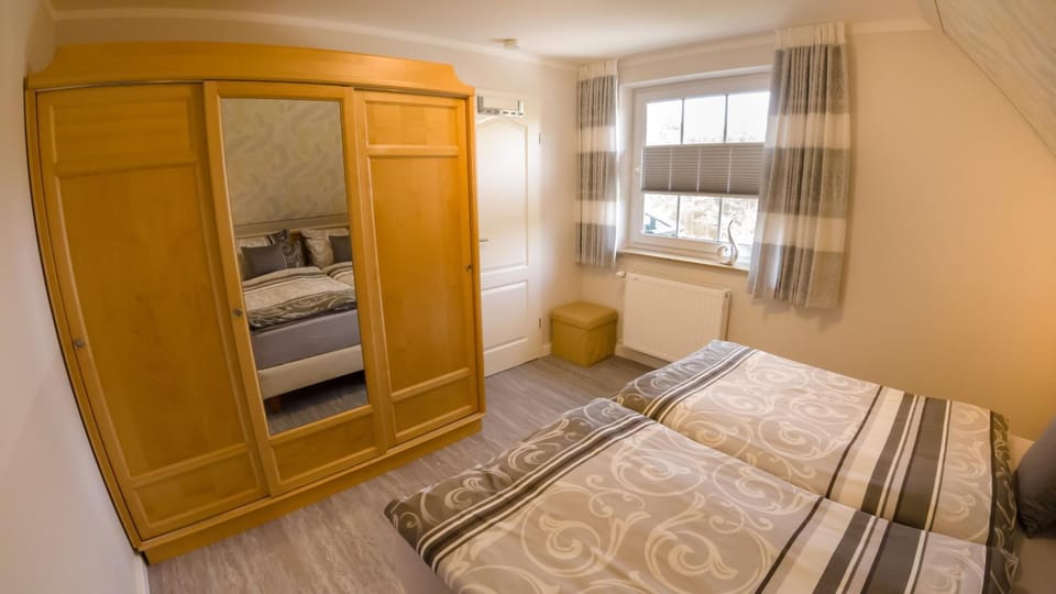 Bed, Bedroom, wardrobe