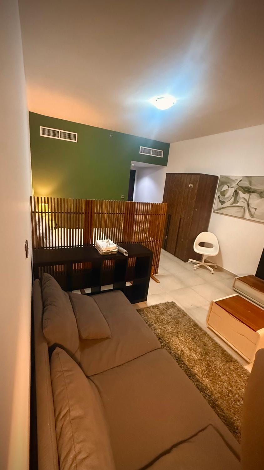 Studio-Like Private Bedroom with Balcony & Private Washroom in JLT Vacation rental in Dubai