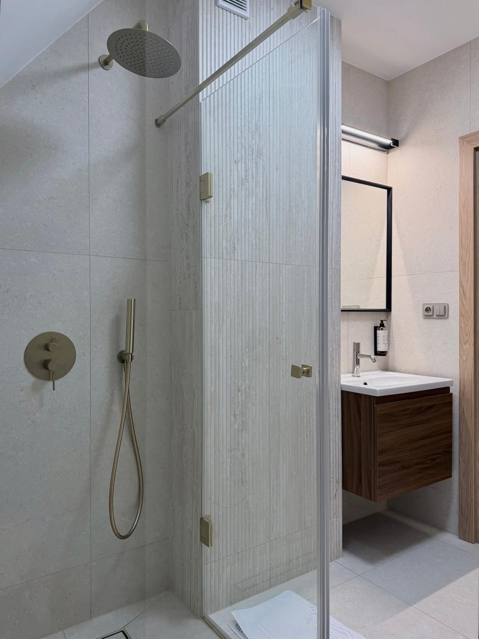 Bathroom, towels, dryer