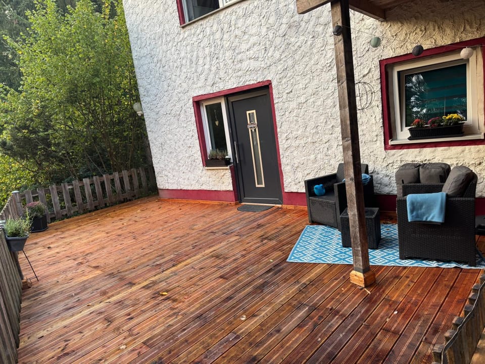 Property building, Garden, Balcony/Terrace, Balcony/Terrace, Seating area, Garden view