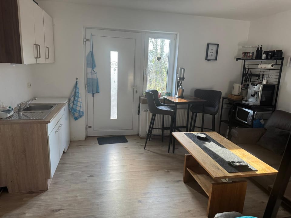 Kitchen or kitchenette, Dining area, pet friendly, stove