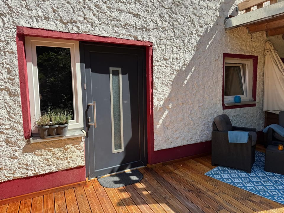 Property building, Facade/entrance, Balcony/Terrace