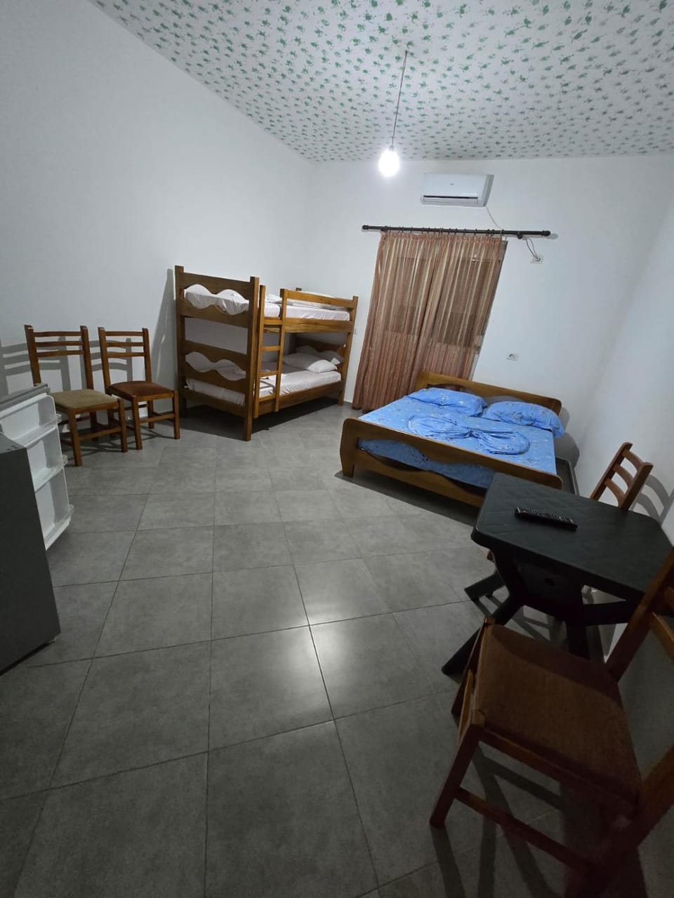 Kitchen or kitchenette, Photo of the whole room