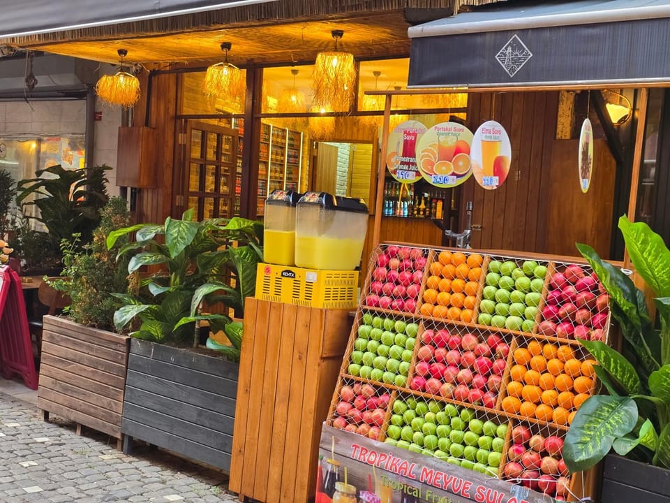 Day, On-site shops, Food and drinks, Food, City view, Supermarket/grocery shop, Shopping Area