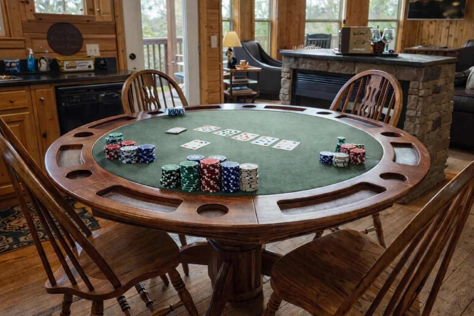 New Mtn Views Hot Tub Arcade Chess House in White County