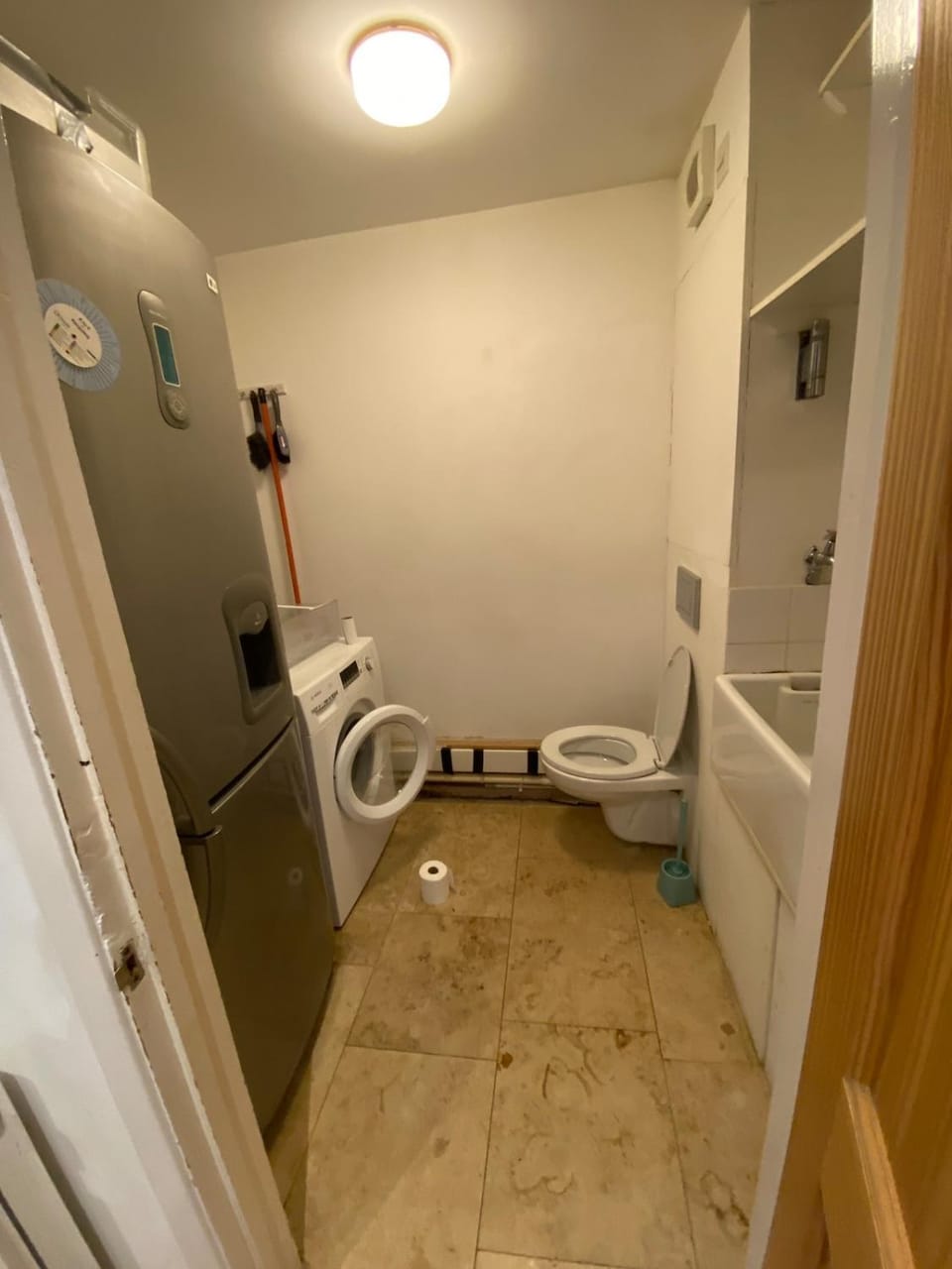 Toilet, washing machine