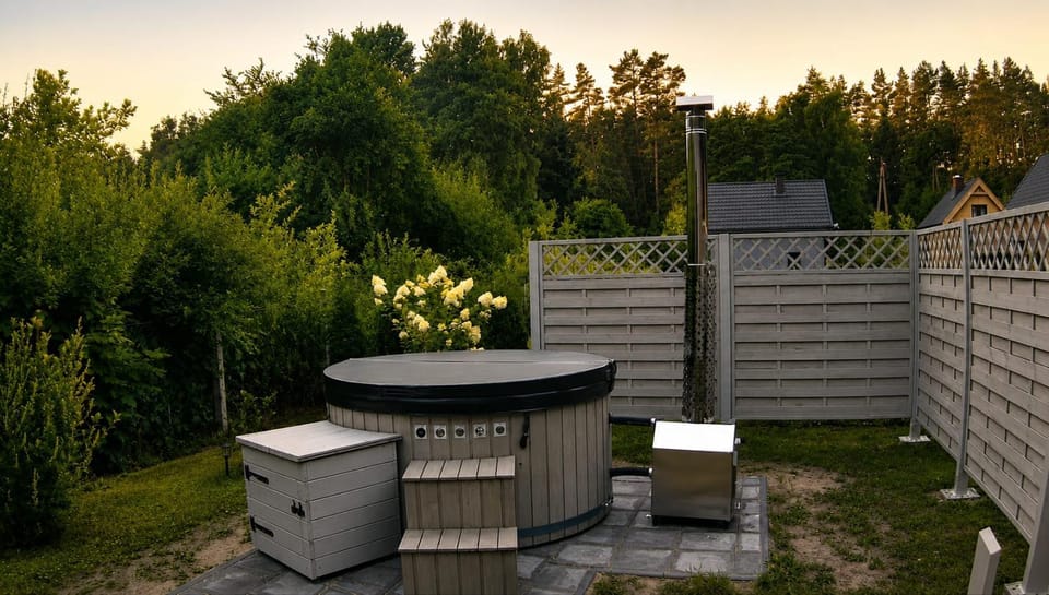 Hot Tub, Hot Tub