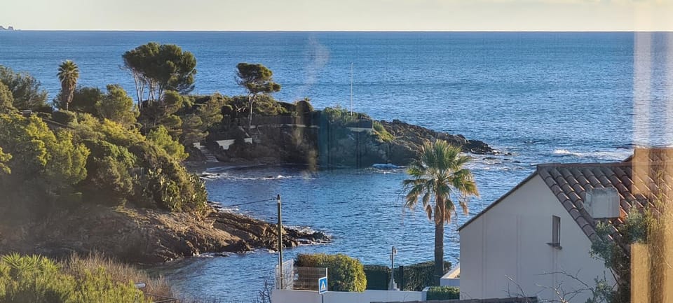 Belle vue Panoramique Mer Apartment in Roquebrune-sur-Argens