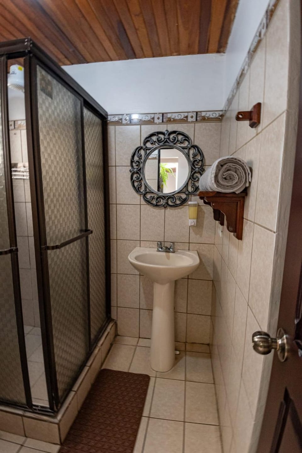 Tico Airport B&B Bed and Breakfast in Alajuela