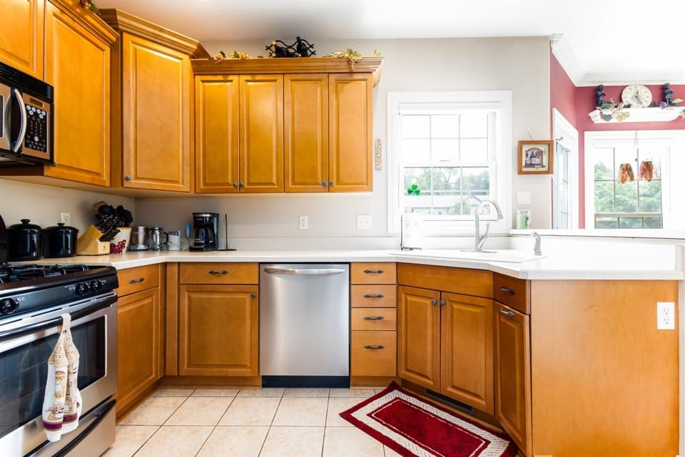 The Domer Den-3BR35BA Home 15mi to ND Campus Country House in South Bend