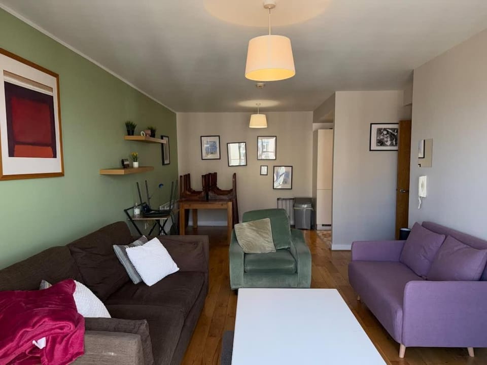 Belfast City Centre 2 Bedroom Apartment Sleeps 7 Free Private Parking Apartment in Belfast
