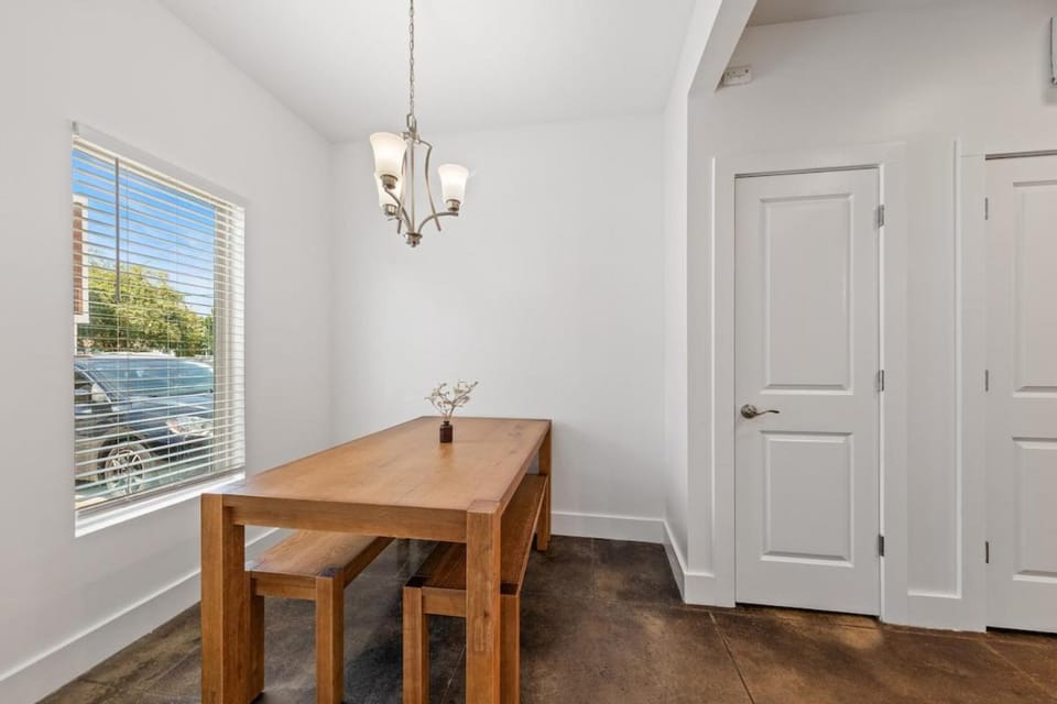 The Festival Retreat KING Bd Cajun Luxury Book Now Apartment in Lafayette