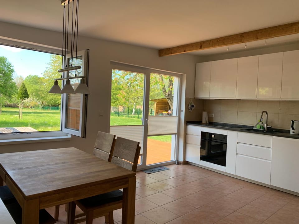 Bungalow in Schwerin ruhig, modern und stadtnah mit Blick ins Grüne Apartment in Schwerin