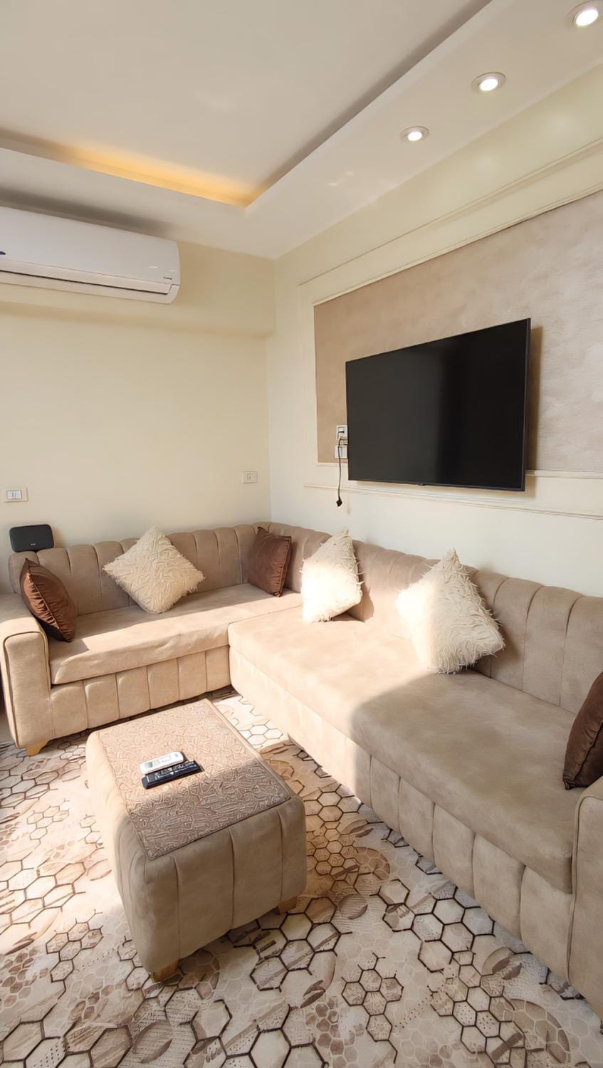 TV and multimedia, Living room, Evening entertainment, air conditioner