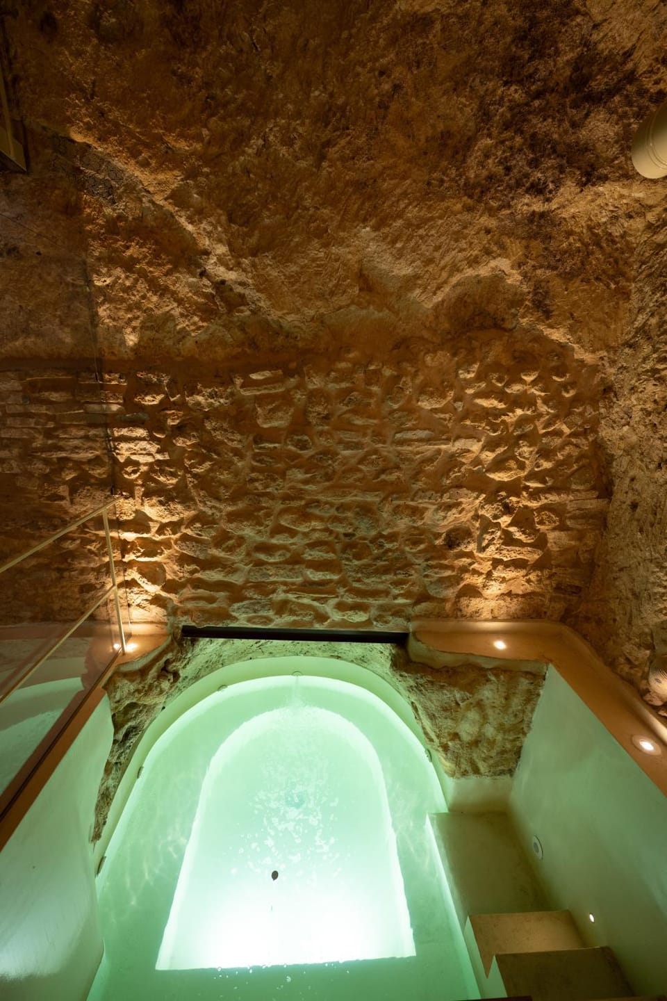 Hot Tub, Swimming pool